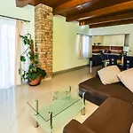 شقة Anic-4 By Interhome