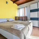 Anic-4 By Interhome