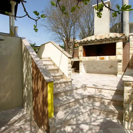 Апартаменты Anic-4 By Interhome