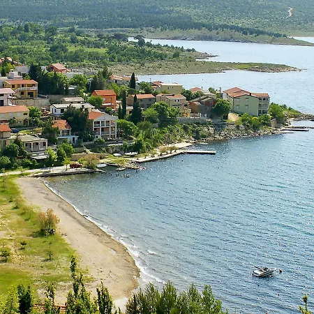 Апартаменты Anic-4 By Interhome