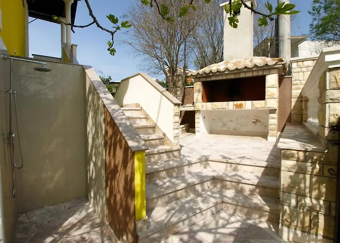 Apartamento Anic-4 By Interhome